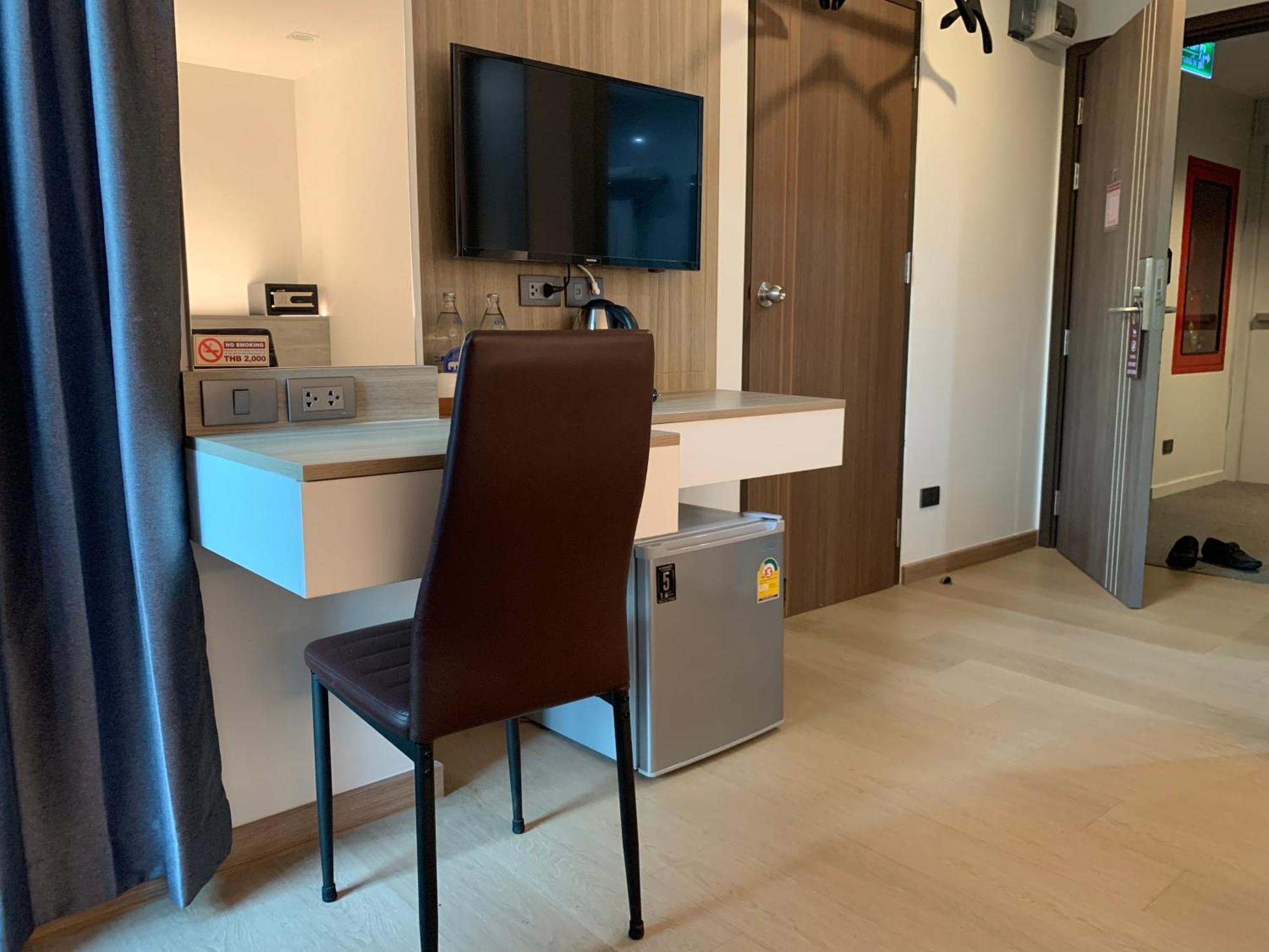 Thana Wisut Hotel Bangkok Kültér fotó