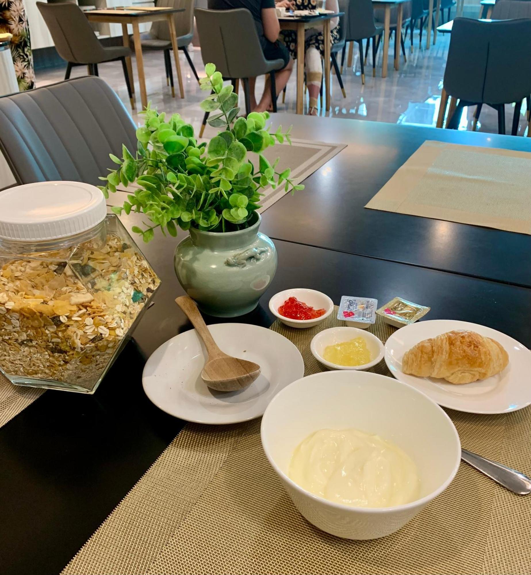 Thana Wisut Hotel Bangkok Kültér fotó